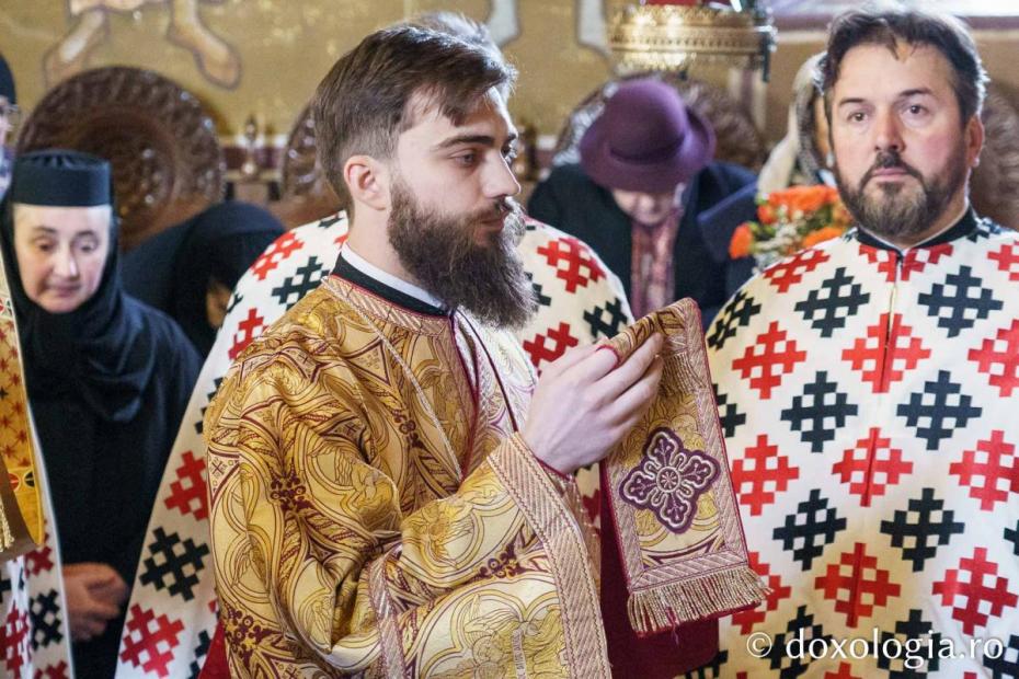 Credincioșii ieșeni s-au rugat alături de PS Nichifor Botoșăneanul la hramul Mănăstirii Copou  / Foto: Mihail Vrăjitoru