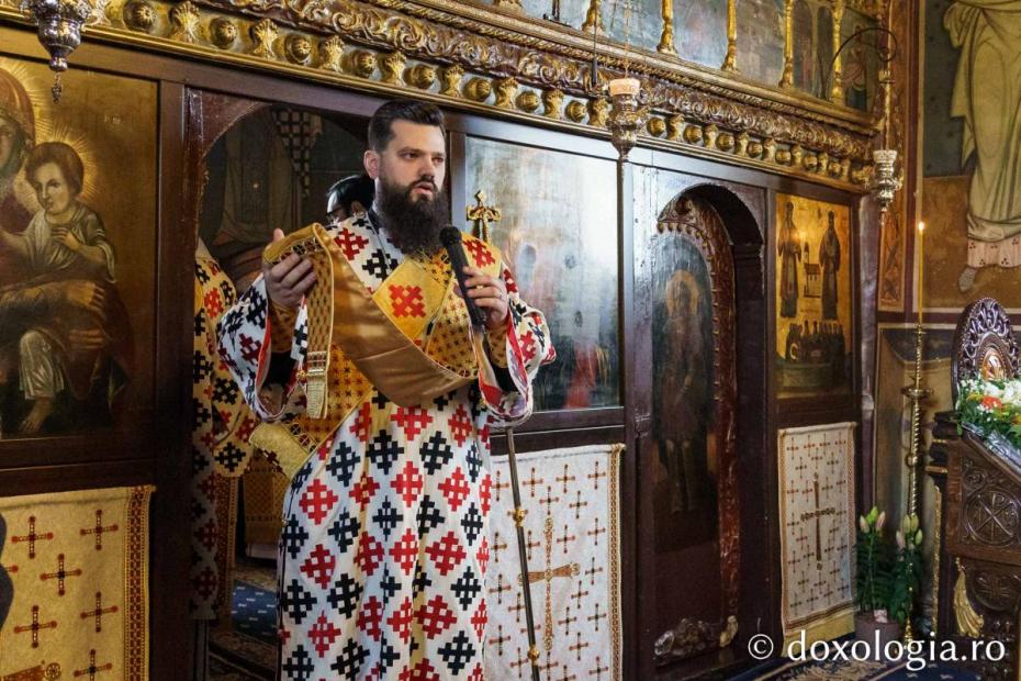 Credincioșii ieșeni s-au rugat alături de PS Nichifor Botoșăneanul la hramul Mănăstirii Copou  / Foto: Mihail Vrăjitoru