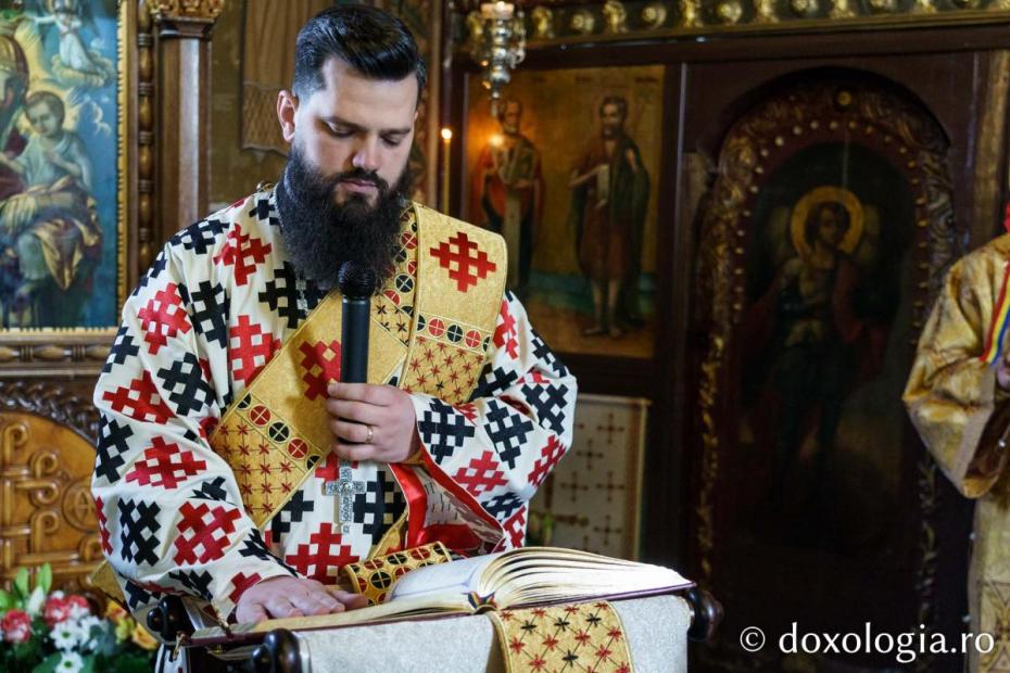 Credincioșii ieșeni s-au rugat alături de PS Nichifor Botoșăneanul la hramul Mănăstirii Copou  / Foto: Mihail Vrăjitoru