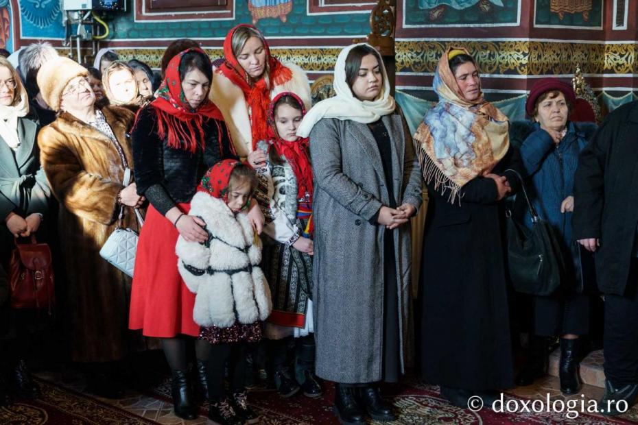 Slujire arhierească la Capela „Sfântul Spiridon” din cadrul Căminului de bătrâni Leorda / Foto: Mihail Vrăjitoru